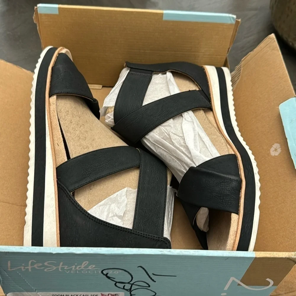 Life Stride Zoom Strappy Sandal